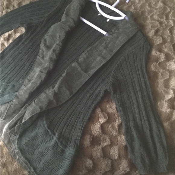 Sweater - Picture 2 of 8